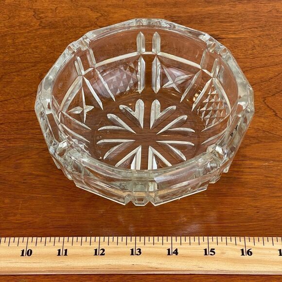 Vintage round glass cigarettes ashtray || Vintage Crystal cut style ashtray - Picture 6 of 13